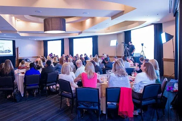 Saúde Mental nas Escolas e Empresas